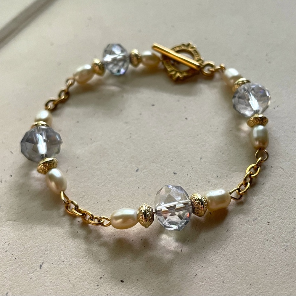 Gold and Pearl Beaded Bracelet